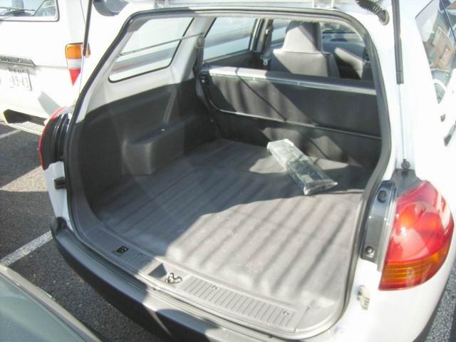 2000 Nissan AD Wagon Pictures