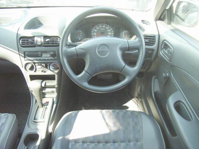 2000 Nissan AD Wagon Photos