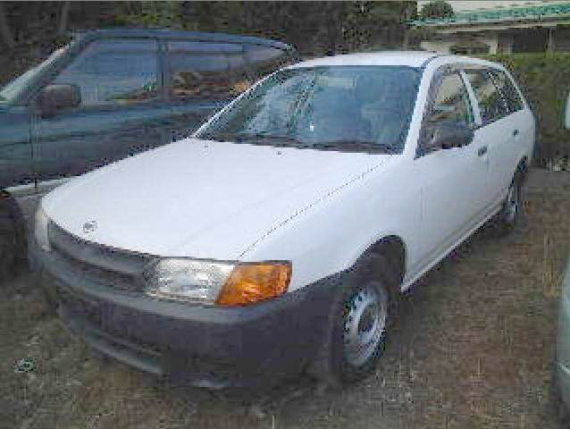 2000 Nissan AD Wagon Pictures