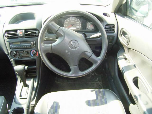 2000 Nissan AD Wagon Photos