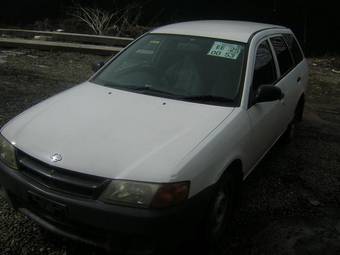 2000 Nissan AD Wagon Photos