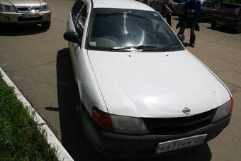2000 Nissan AD Wagon Pictures