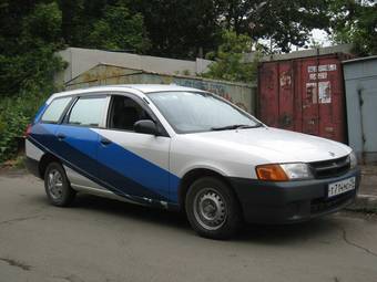 2000 Nissan AD Wagon Pictures
