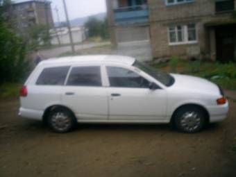 2000 Nissan AD Wagon Pictures