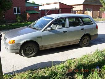 2000 Nissan AD Wagon Pictures