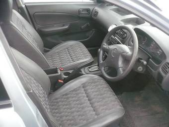 2002 Nissan AD Wagon Pictures