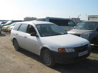 2002 Nissan AD Wagon Photos