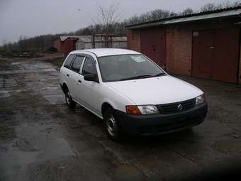 2003 Nissan AD Wagon Pictures
