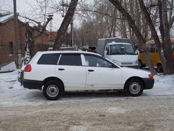 2003 Nissan AD Wagon Photos