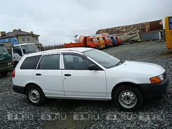 2003 Nissan AD Wagon Pictures