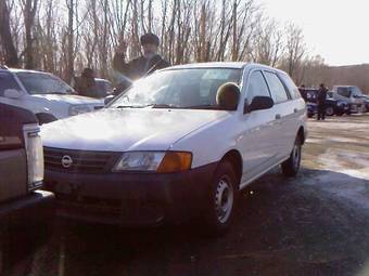 2003 Nissan AD Wagon Pictures