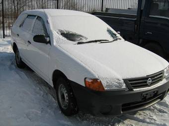 2003 Nissan AD Wagon Photos
