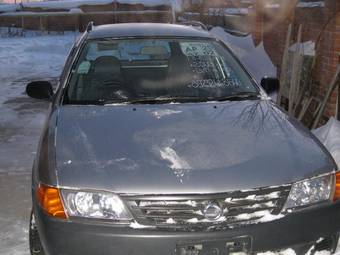 2003 Nissan AD Wagon Photos