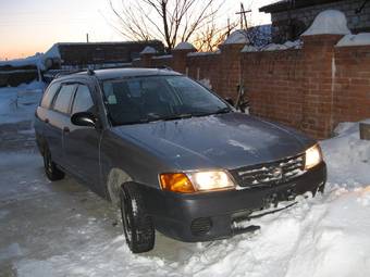 2003 Nissan AD Wagon Photos