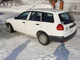 2003 Nissan AD Wagon Photos
