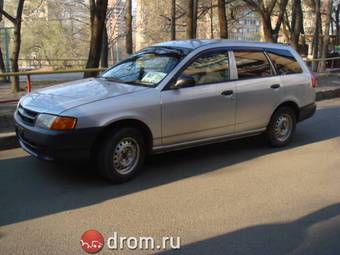2003 Nissan AD Wagon Pictures