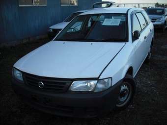 2004 Nissan AD Wagon Pictures
