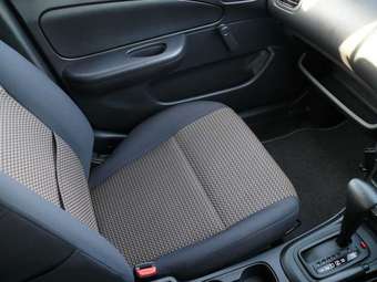 2004 Nissan AD Wagon Pictures