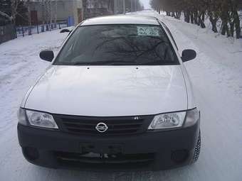 2004 Nissan AD Wagon Pics