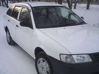 2004 Nissan AD Wagon Photos