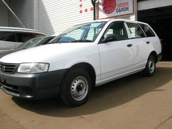 2004 Nissan AD Wagon Images