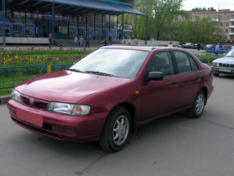 1995 Nissan Almera Pictures