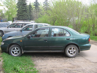1997 Nissan Almera Images