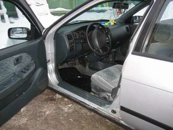 1997 Nissan Almera Images