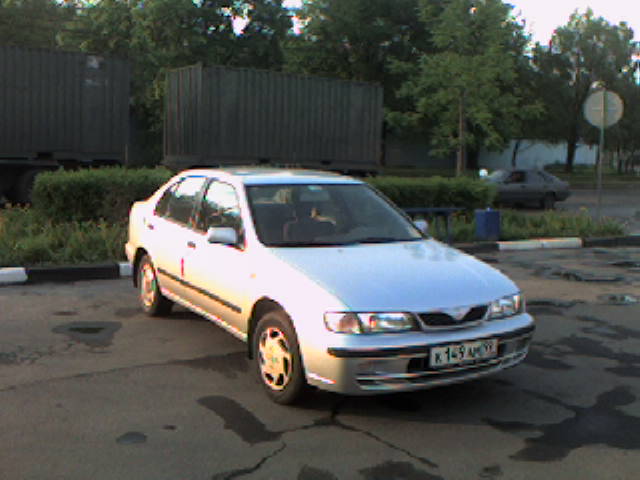 1998 Nissan Almera