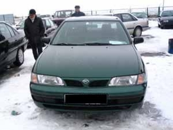 1998 Nissan Almera