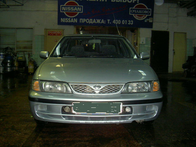 1998 Nissan Almera