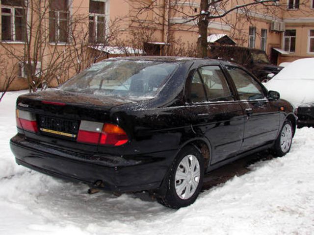 1998 Nissan Almera