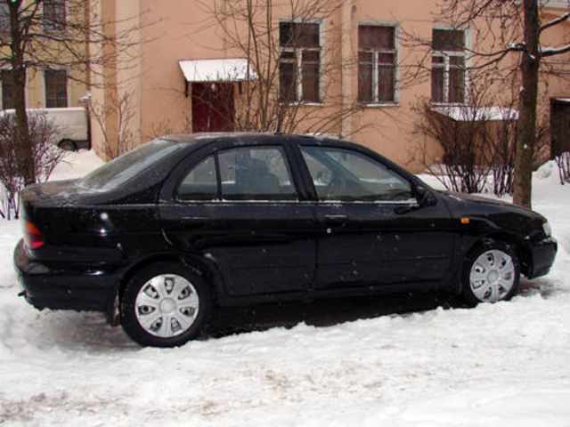 1998 Nissan Almera