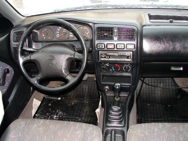 1998 Nissan Almera