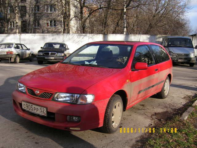 1998 Nissan Almera