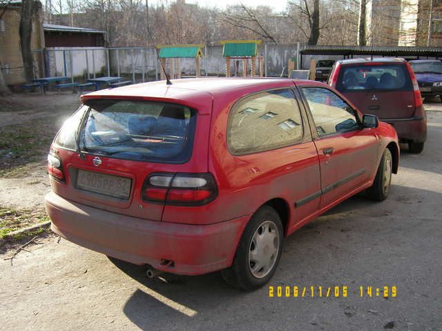 1998 Nissan Almera