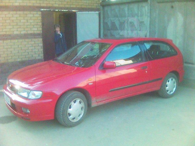 1998 Nissan Almera