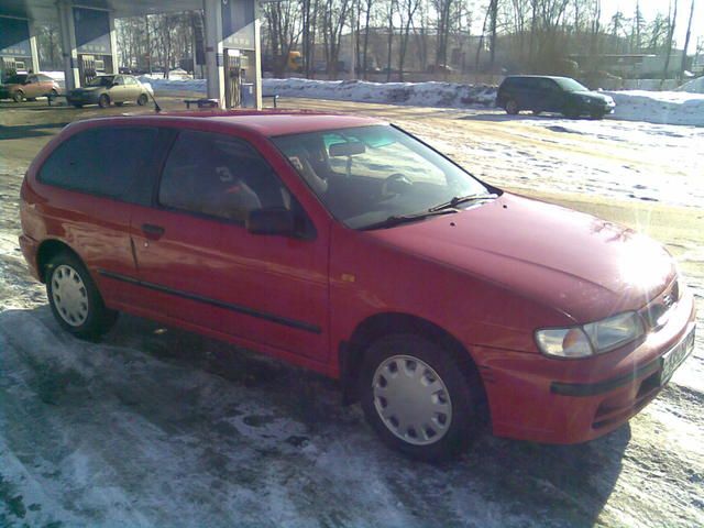 1998 Nissan Almera