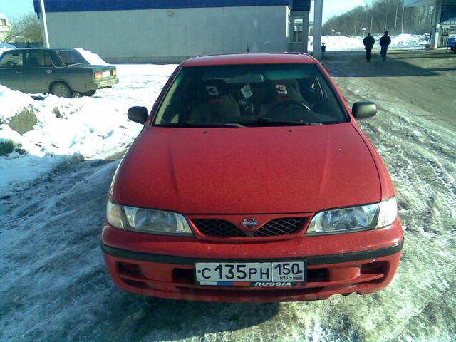 1998 Nissan Almera