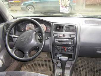 1999 Almera