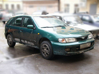 1999 Nissan Almera Photos