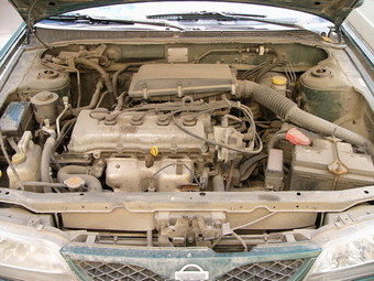 1999 Nissan Almera Photos