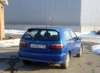 1999 Nissan Almera Pictures