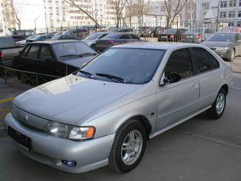 1999 Nissan Almera Photos