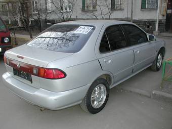 1999 Nissan Almera Pictures