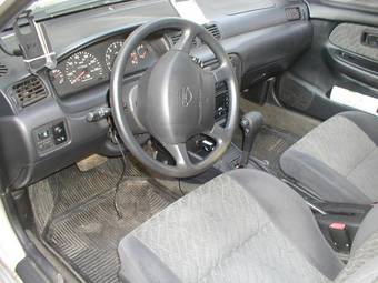 1999 Nissan Almera Photos