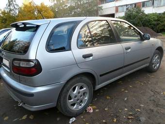 1999 Nissan Almera Photos