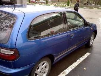 1999 Nissan Almera Pictures