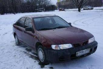 1999 Nissan Almera Pictures