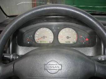 1999 Nissan Almera Pictures